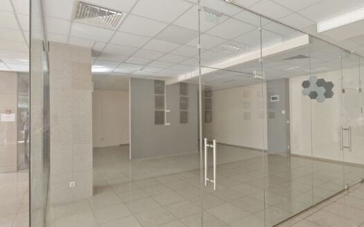 Еднопространствен офис 130 кв.м. под наем на бул. България
