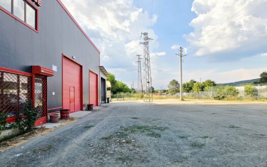 Автосервиз, магазин за авточасти и автомивка за продажба до гр. Карнобат, обл. Бургас