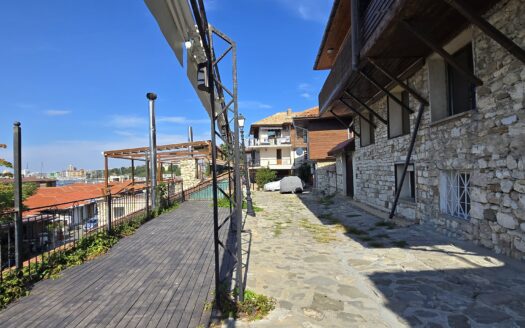 Етаж от къща с гледка море на пристанището в Стария град на Несебър